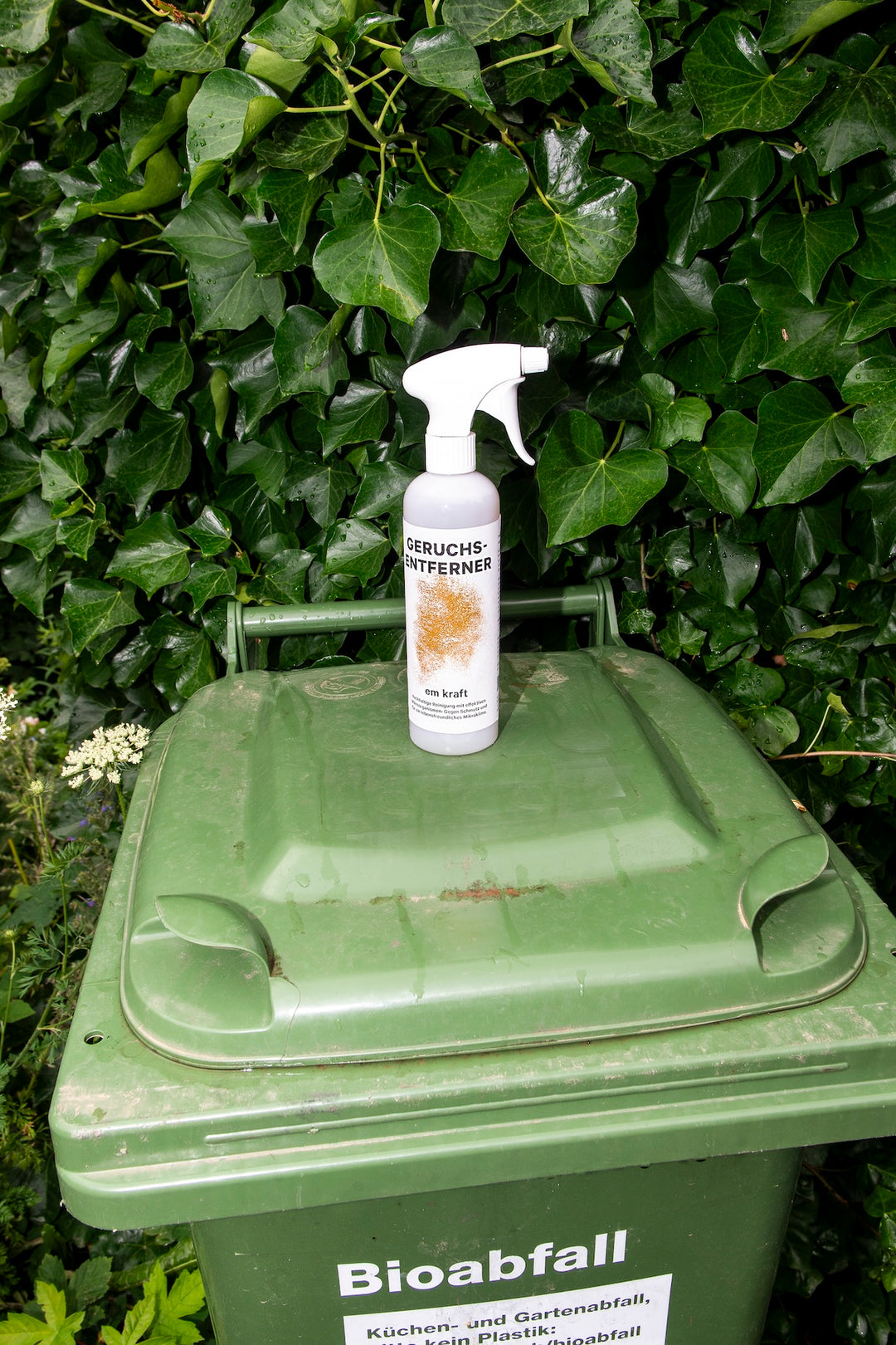 500-ml-Sprühflasche aus Recycling-PET mit dem em kraft Geruchsentferner für effektive Neutralisierung unangenehmer Gerüche mit effektiven Mikroorganismen